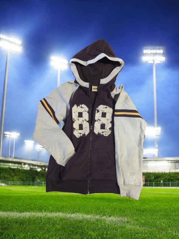 Sudadera con Gorro: Comodidad y Estilo                     (c24)